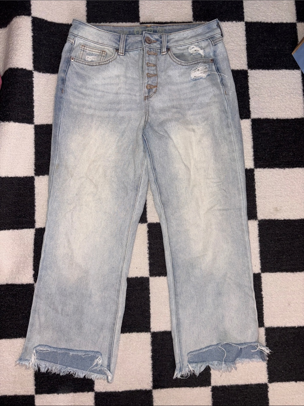 Super cute jeans!